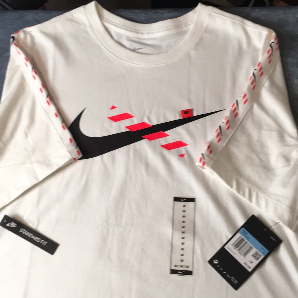 Whit and orange Nike shirt